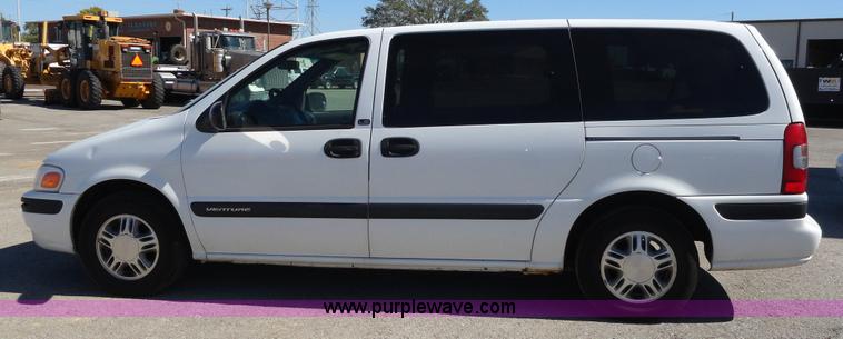image for item A3182 2004 Chevrolet Venture LS mini van