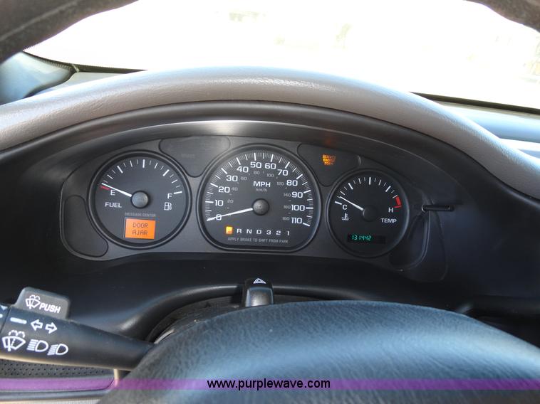 image for item A3182 2004 Chevrolet Venture LS mini van