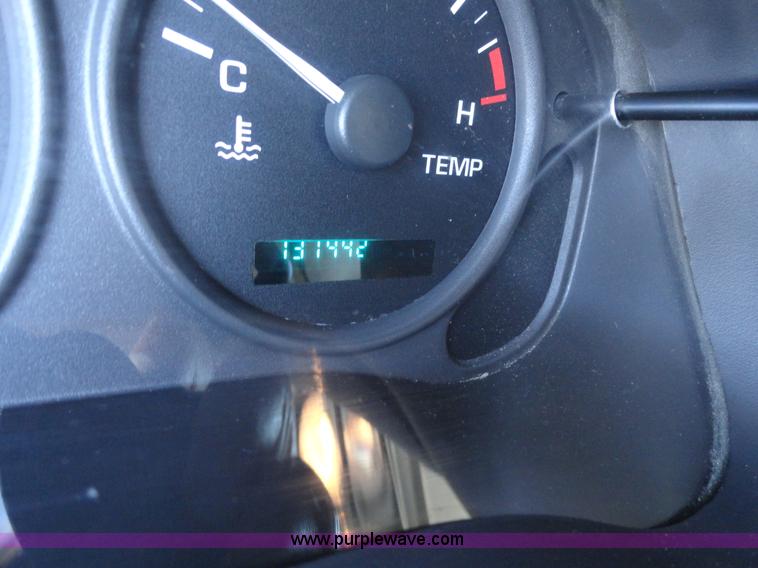 image for item A3182 2004 Chevrolet Venture LS mini van