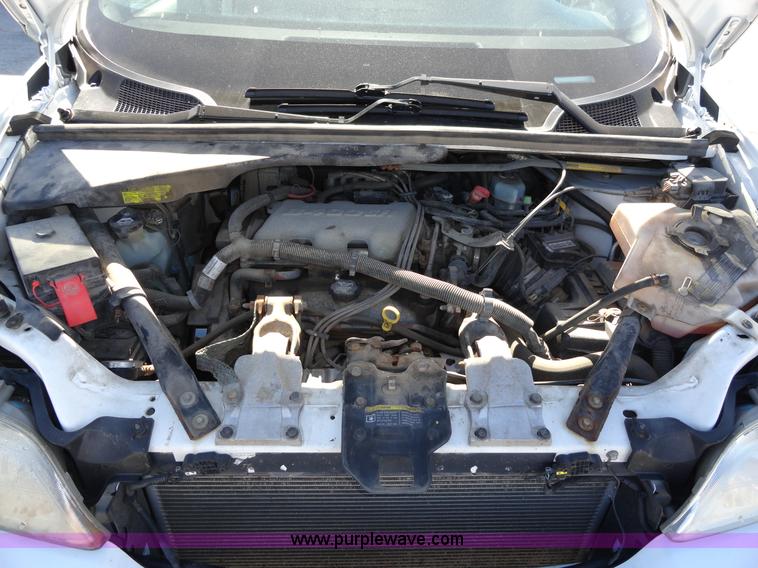 image for item A3182 2004 Chevrolet Venture LS mini van