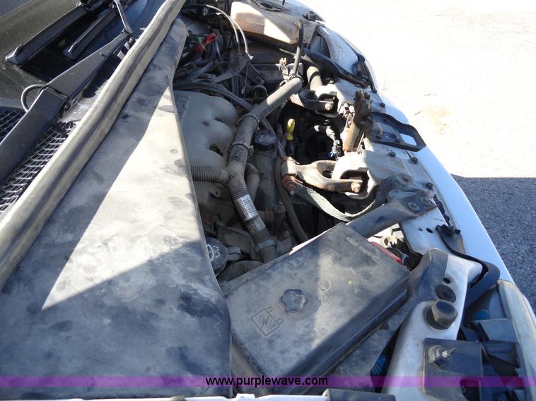 image for item A3182 2004 Chevrolet Venture LS mini van