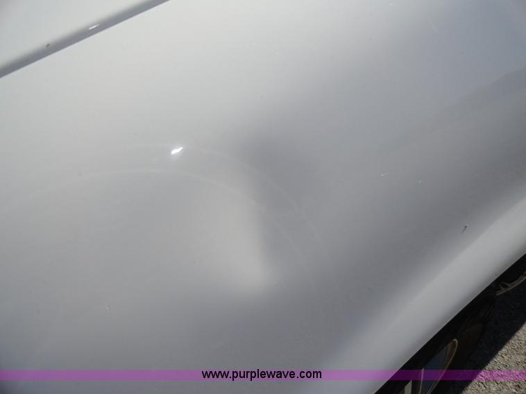 image for item A3182 2004 Chevrolet Venture LS mini van