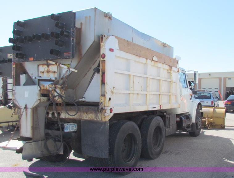 image for item A3525 1995 International 4900 dump truck with plow and spreader