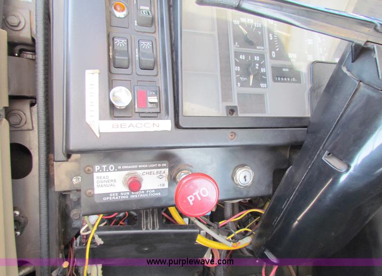 image for item A3525 1995 International 4900 dump truck with plow and spreader