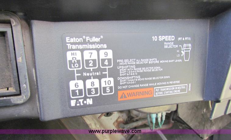 image for item A3525 1995 International 4900 dump truck with plow and spreader