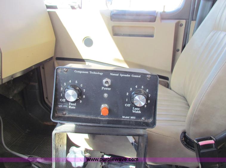 image for item A3525 1995 International 4900 dump truck with plow and spreader