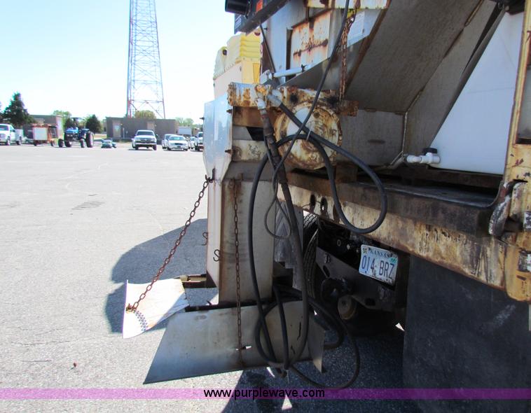 image for item A3525 1995 International 4900 dump truck with plow and spreader