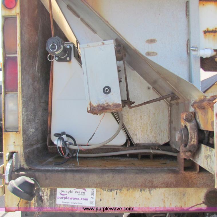 image for item A3525 1995 International 4900 dump truck with plow and spreader