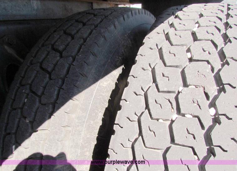 image for item A3525 1995 International 4900 dump truck with plow and spreader