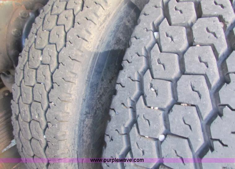 image for item A3525 1995 International 4900 dump truck with plow and spreader