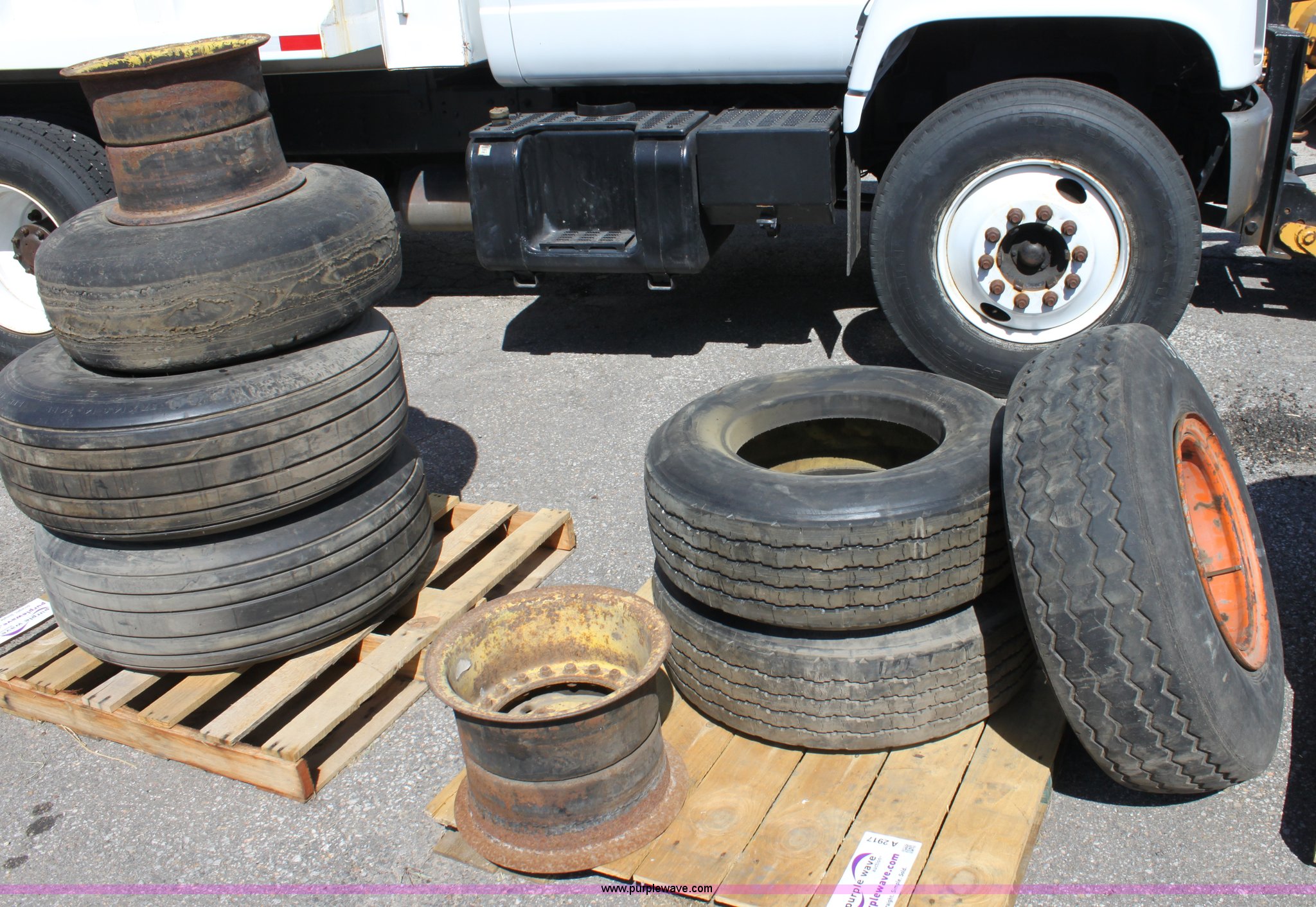 BF Goodrich 35x11.5016 wheel and tire in Emporia, KS Item A2917 sold