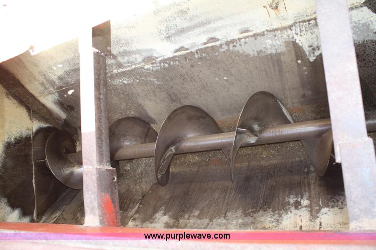 image for item A2450 1990 Ford F700 bulk hay truck