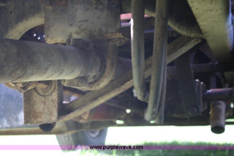 image for item A2450 1990 Ford F700 bulk hay truck