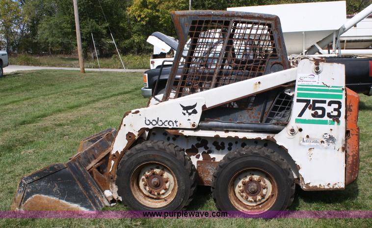 image for item A2452 Bobcat 753 skid steer