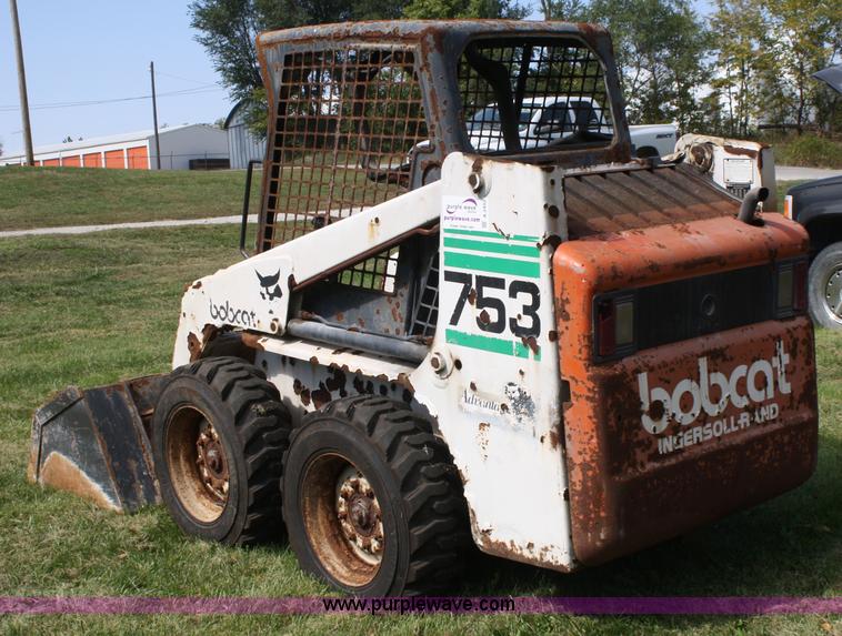 image for item A2452 Bobcat 753 skid steer