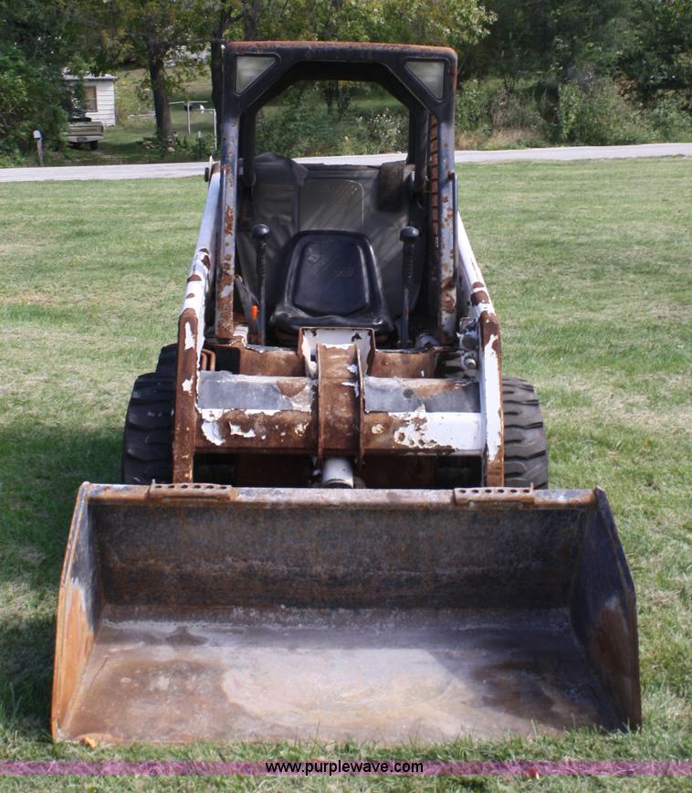 image for item A2452 Bobcat 753 skid steer