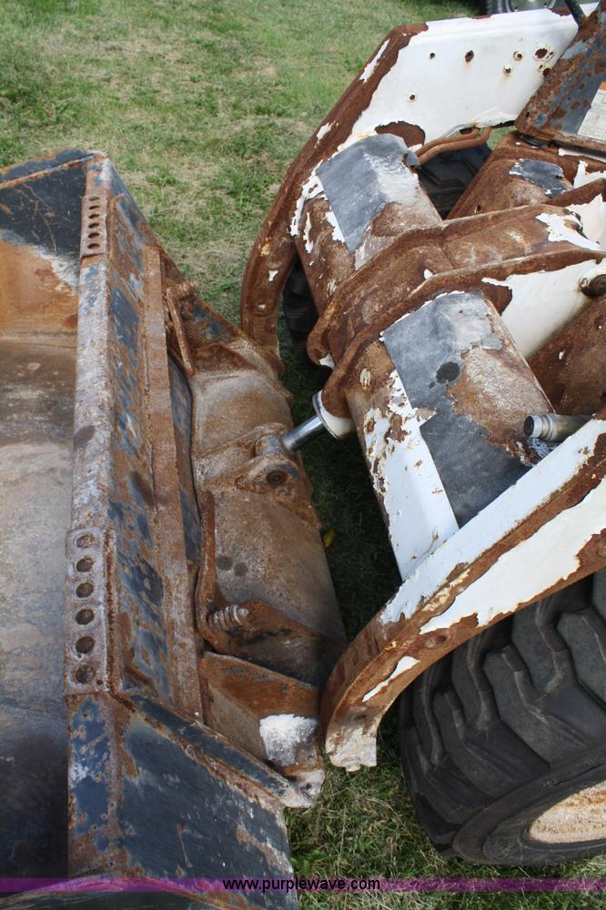 image for item A2452 Bobcat 753 skid steer