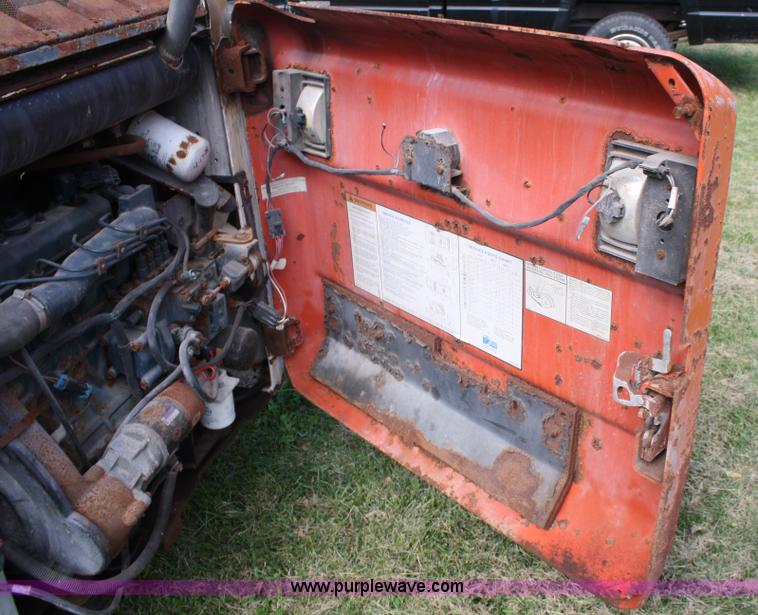 image for item A2452 Bobcat 753 skid steer