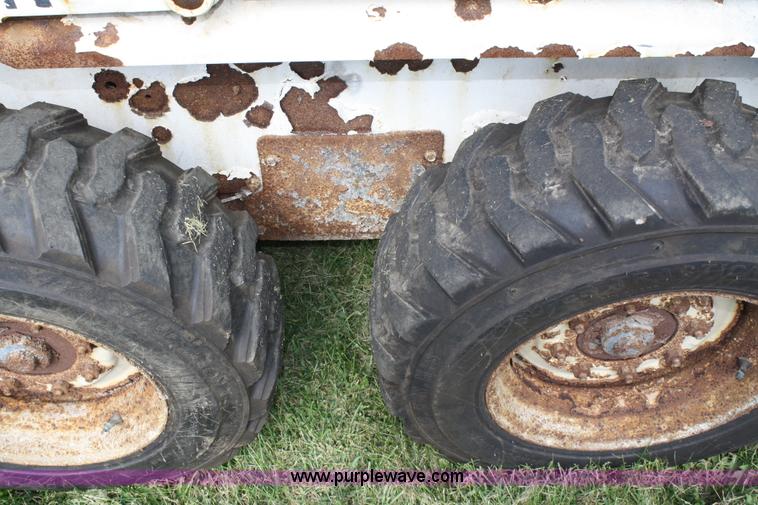 image for item A2452 Bobcat 753 skid steer