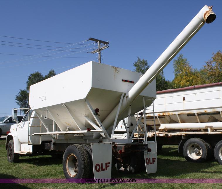 image for item A2454 1975 Chevrolet C65 tender truck