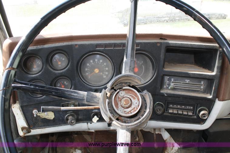 image for item A2454 1975 Chevrolet C65 tender truck