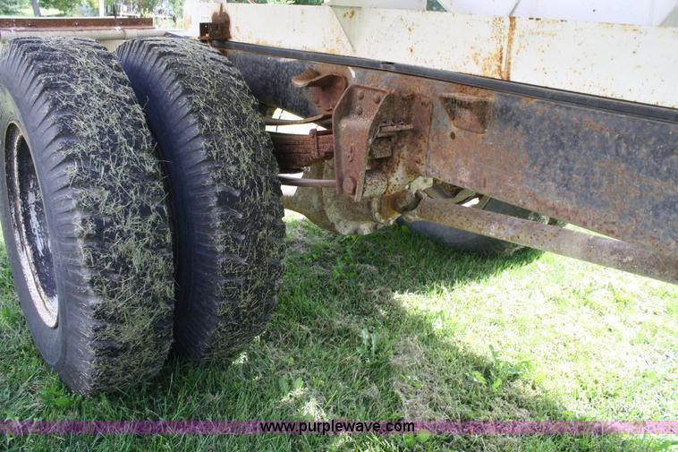 image for item A2454 1975 Chevrolet C65 tender truck