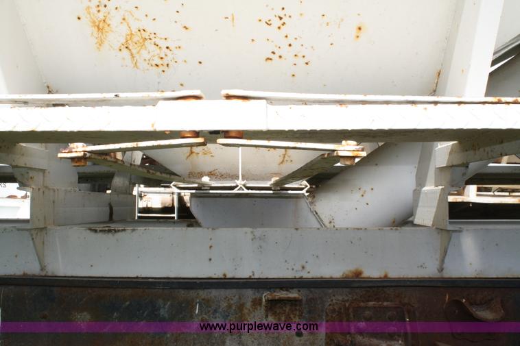 image for item A2454 1975 Chevrolet C65 tender truck