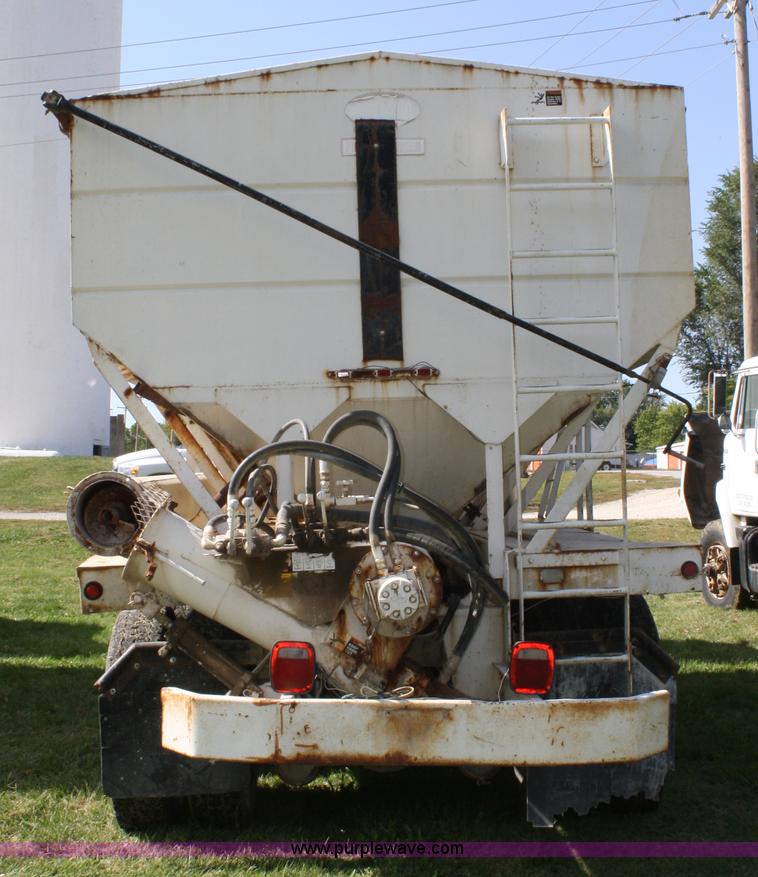 image for item A2455 1989 International 8300 dry tender truck