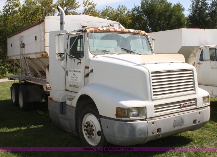 image for item A2455 1989 International 8300 dry tender truck