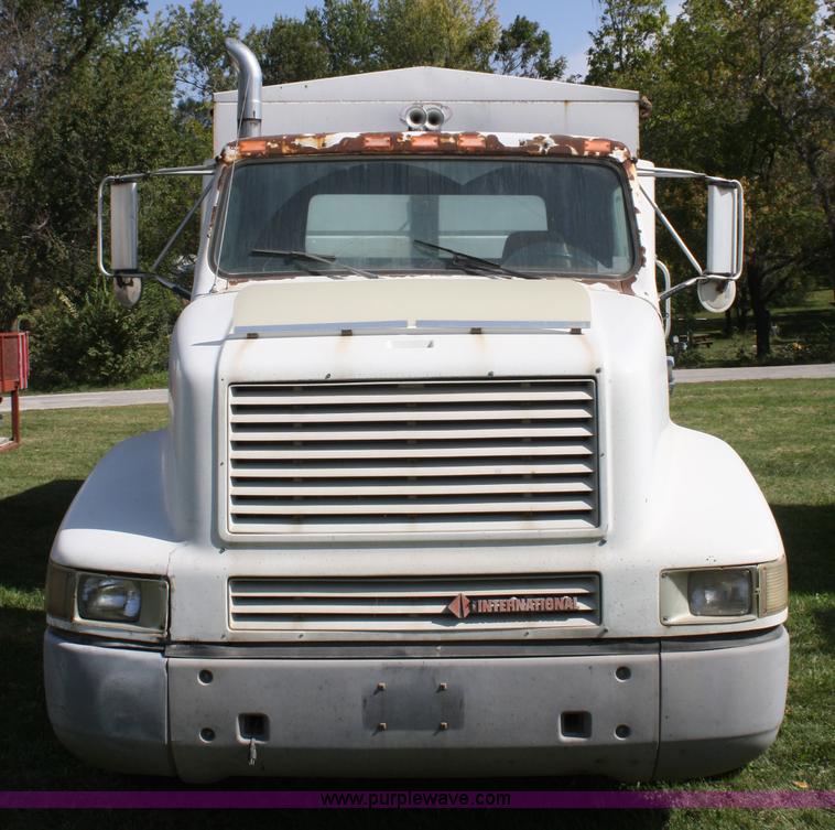 image for item A2455 1989 International 8300 dry tender truck