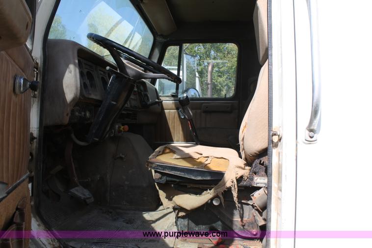 image for item A2455 1989 International 8300 dry tender truck