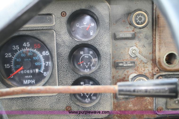 image for item A2455 1989 International 8300 dry tender truck