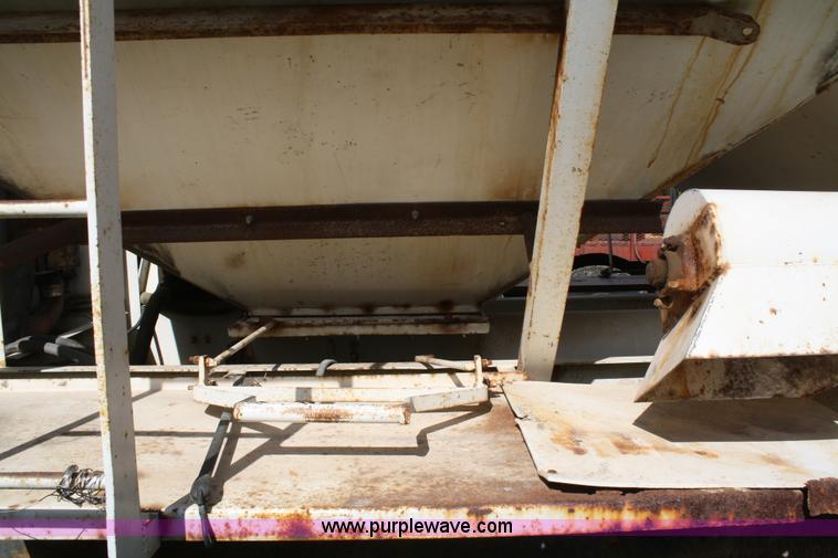 image for item A2455 1989 International 8300 dry tender truck