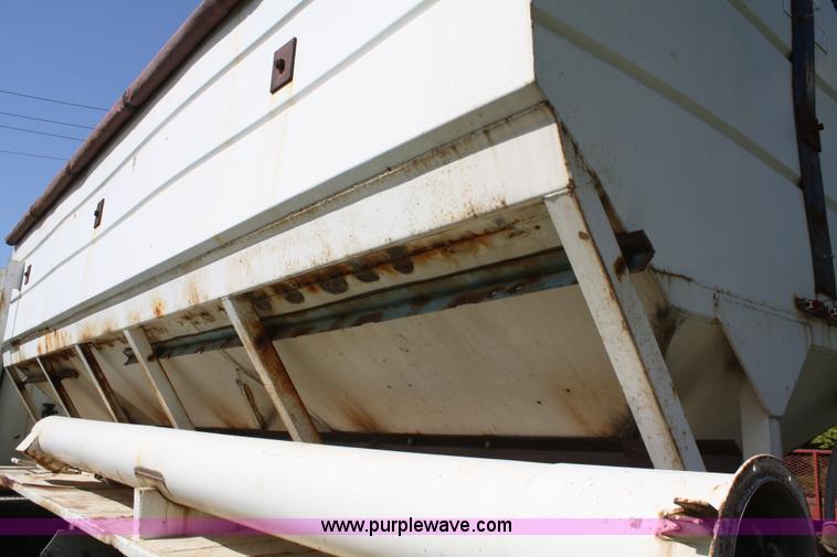 image for item A2455 1989 International 8300 dry tender truck