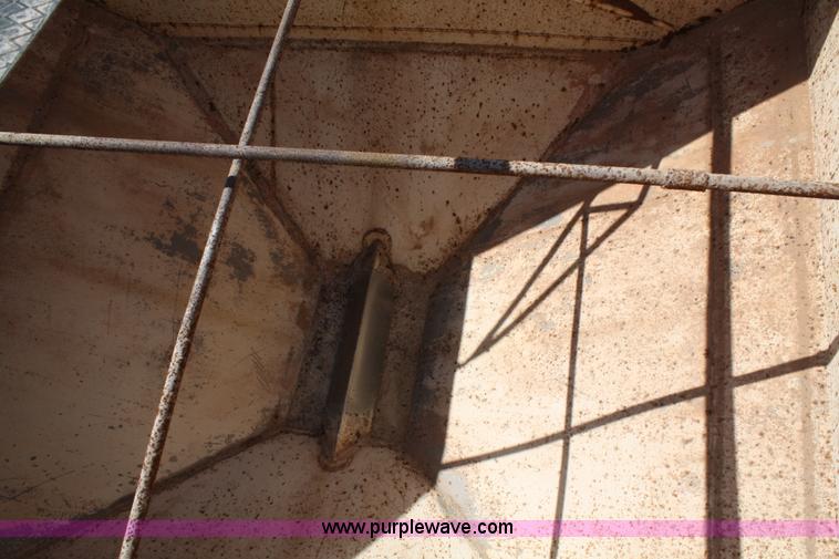 image for item A2455 1989 International 8300 dry tender truck