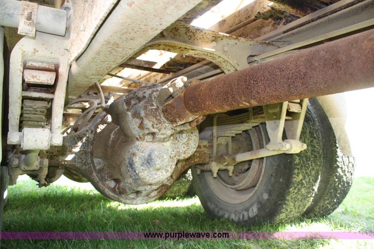 image for item A2455 1989 International 8300 dry tender truck