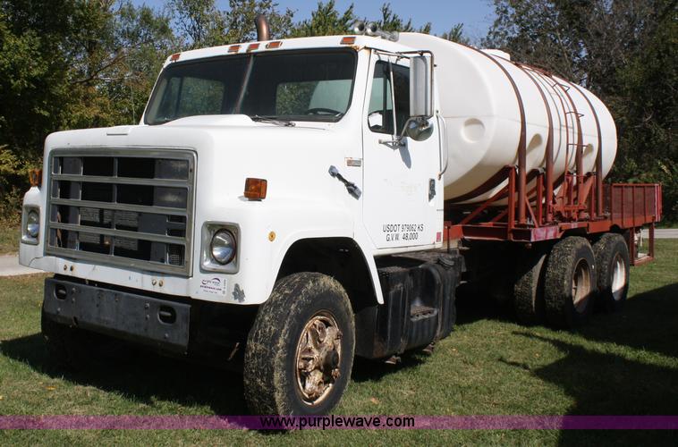 image for item A2456 1980 International F2275 liquid tender truck