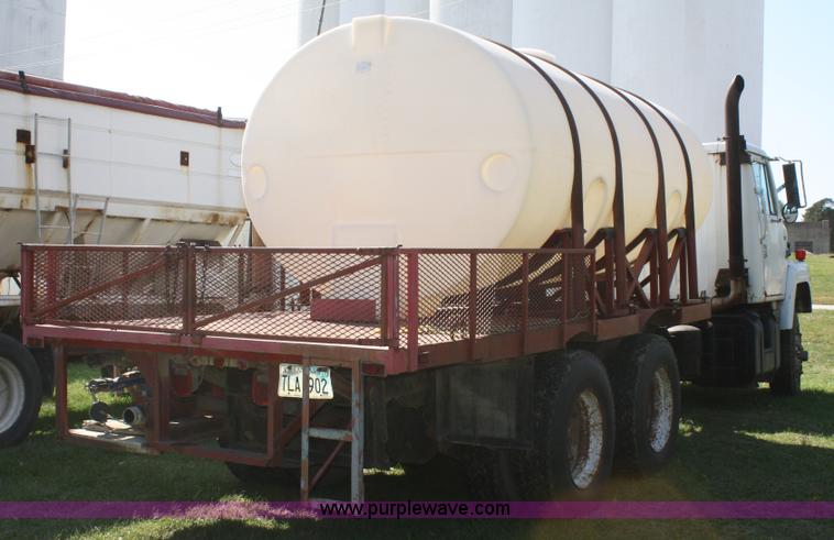 image for item A2456 1980 International F2275 liquid tender truck