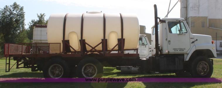image for item A2456 1980 International F2275 liquid tender truck