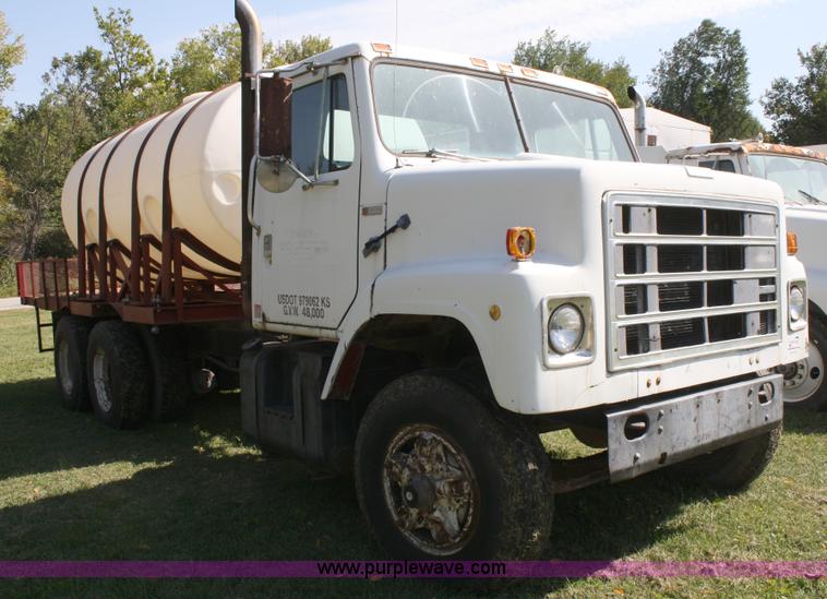 image for item A2456 1980 International F2275 liquid tender truck