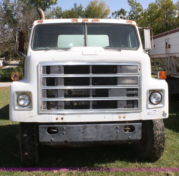 image for item A2456 1980 International F2275 liquid tender truck