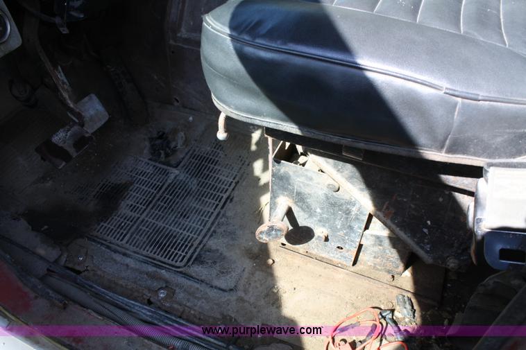 image for item A2456 1980 International F2275 liquid tender truck