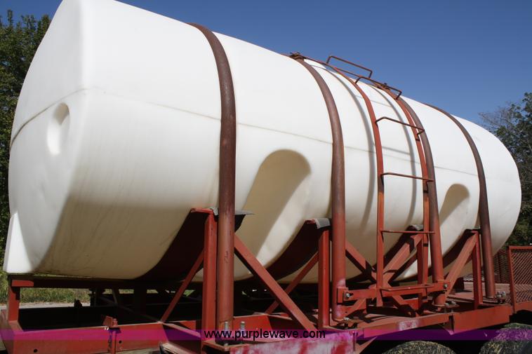 image for item A2456 1980 International F2275 liquid tender truck