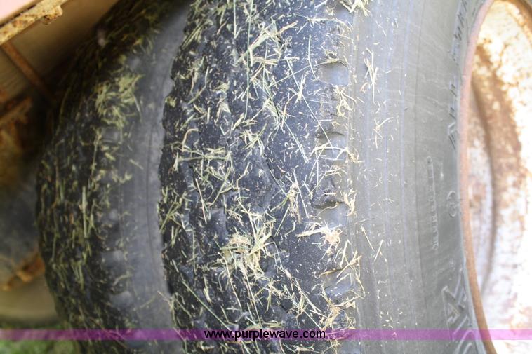 image for item A2456 1980 International F2275 liquid tender truck