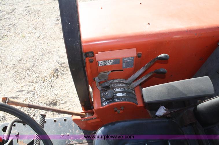 image for item A2487 1982 Allis Chalmers 6080 tractor