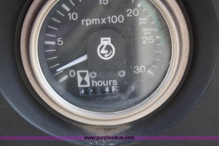 image for item A2487 1982 Allis Chalmers 6080 tractor