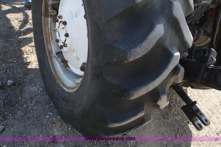 image for item A2487 1982 Allis Chalmers 6080 tractor