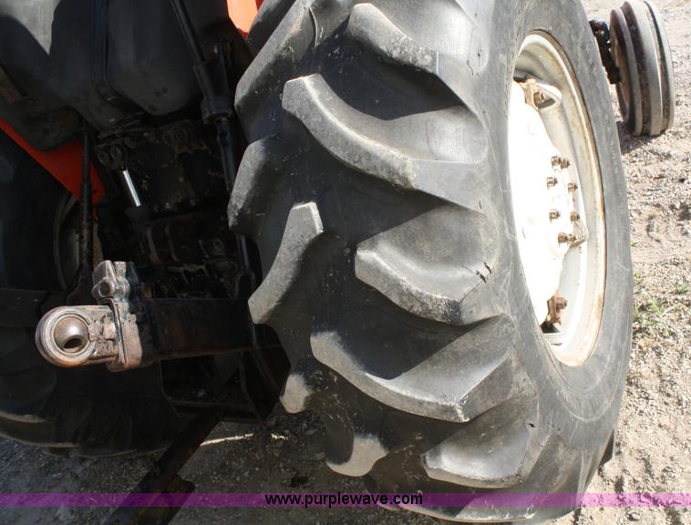 image for item A2487 1982 Allis Chalmers 6080 tractor