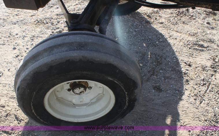 image for item A2487 1982 Allis Chalmers 6080 tractor