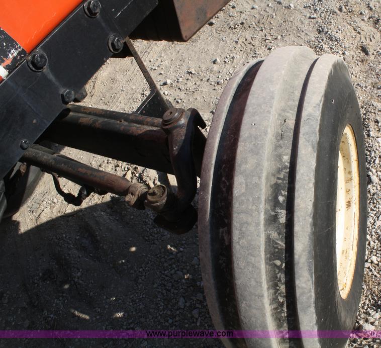 image for item A2487 1982 Allis Chalmers 6080 tractor